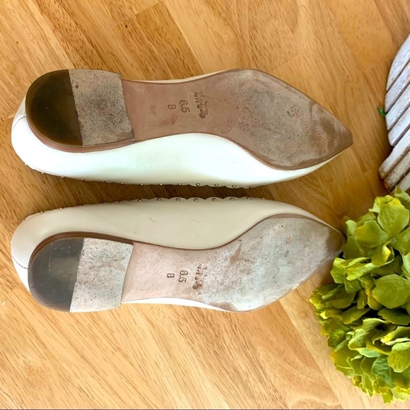 Coach Jill Leather Scalloped Studded Pointed Ivory flats Size 6.5 - Picture 9 of 10